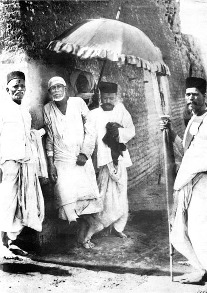 424px-Shirdi_sai3