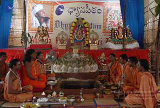 The SPH performing the homa,1