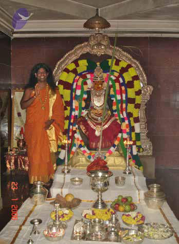 The SPH standing along side rajarajeshwari